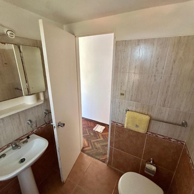 3 dormitorios a metros de Gorlero! Garage y 2,5 baños - Three-Bedroom Apartment - 10