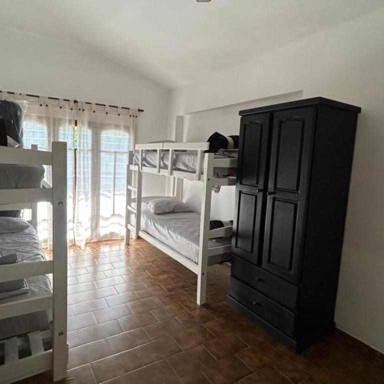 Casa con Pileta y Departamento independiente para 12 a 14 Personas - Villa - 28