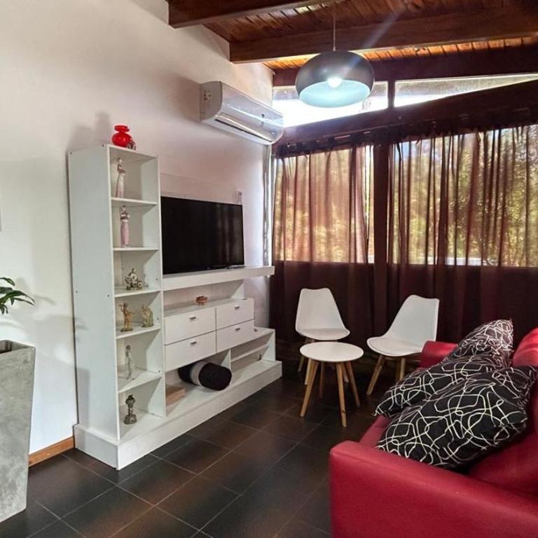 Casa con Pileta y Departamento independiente para 12 a 14 Personas - Villa - 32