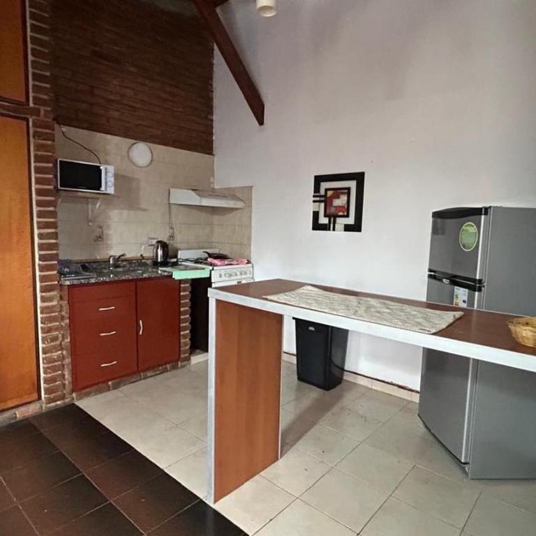 Casa con Pileta y Departamento independiente para 12 a 14 Personas - Villa - 38