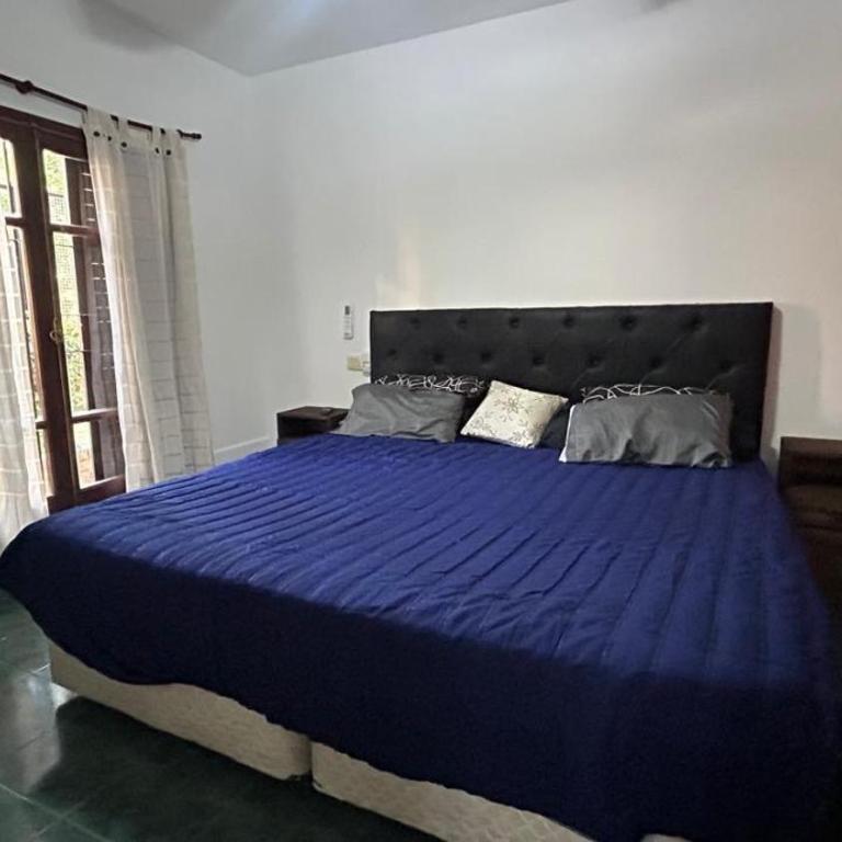 Casa con Pileta y Departamento independiente para 12 a 14 Personas - Villa - 39