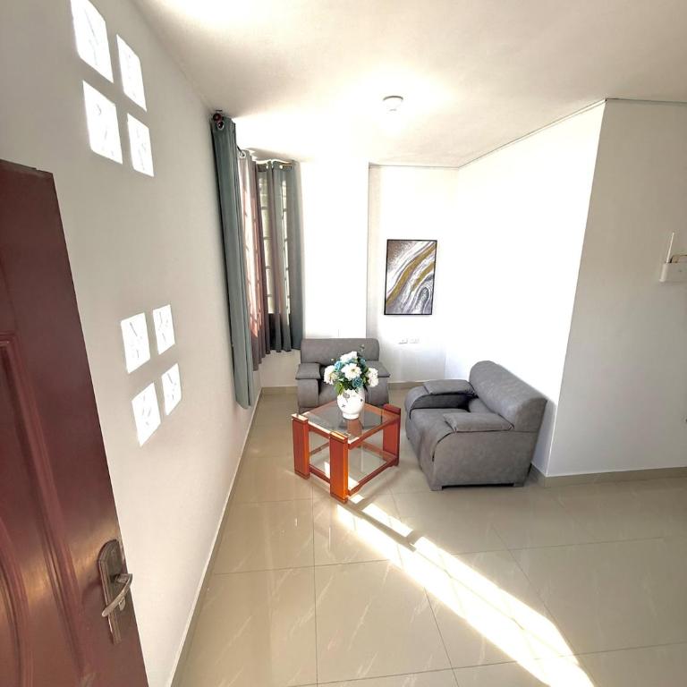 Amplio departamento 2 habitaciones 1er piso Amoblado Manta - Two-Bedroom Apartment - 1