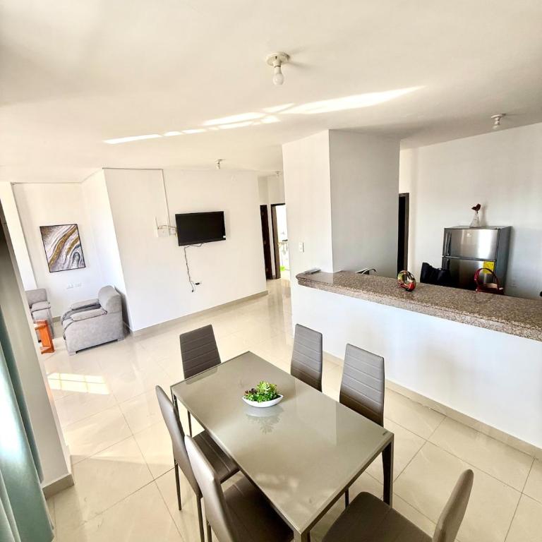 Amplio departamento 2 habitaciones 1er piso Amoblado Manta - Two-Bedroom Apartment - 8