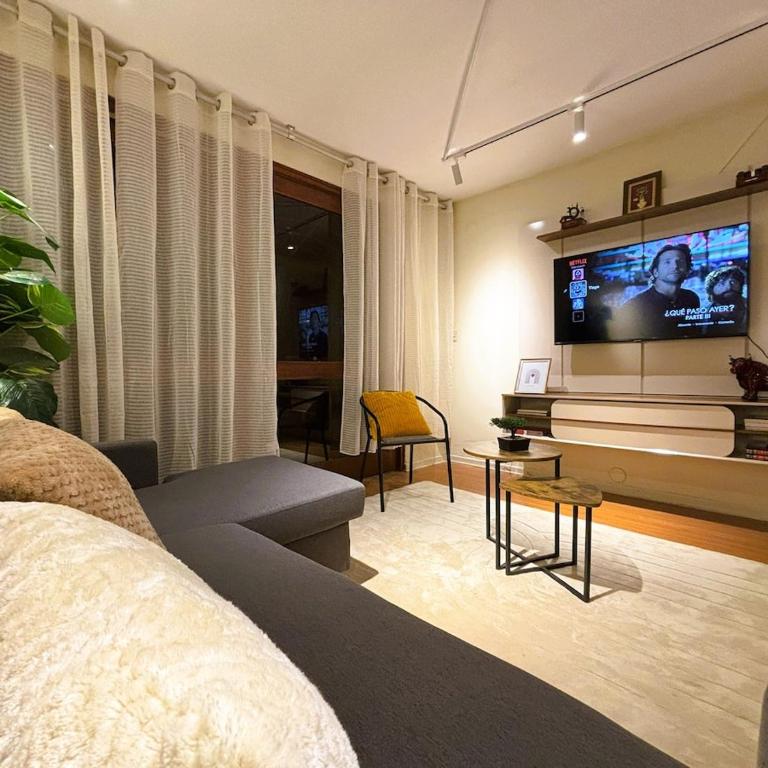 Céntrico y exclusivo Depto en 1re piso en Chiclayo - Three-Bedroom Apartment - 24