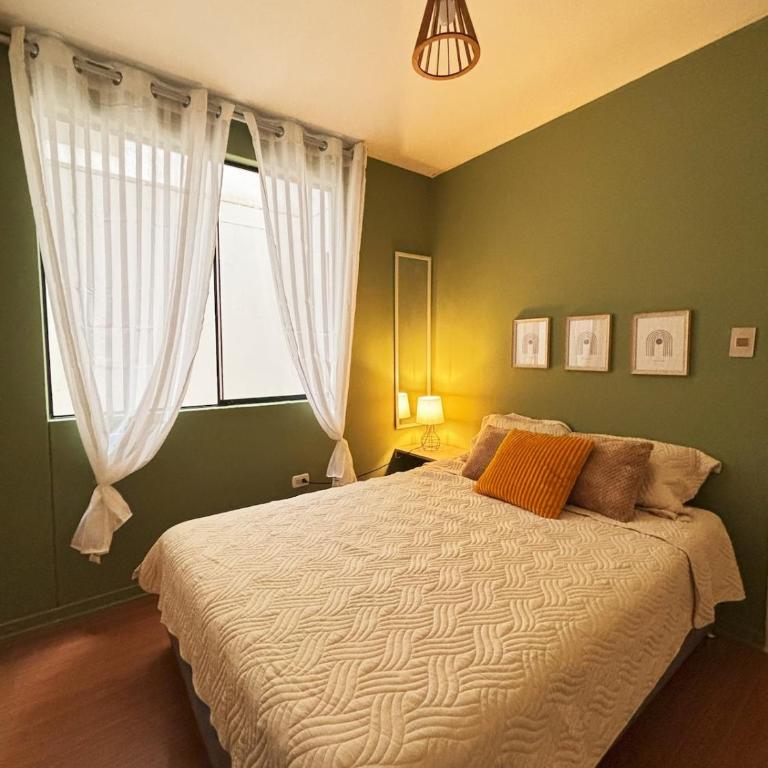 Céntrico y exclusivo Depto en 1re piso en Chiclayo - Three-Bedroom Apartment - 28