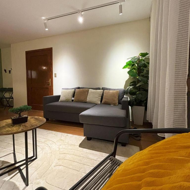 Céntrico y exclusivo Depto en 1re piso en Chiclayo - Three-Bedroom Apartment - 35