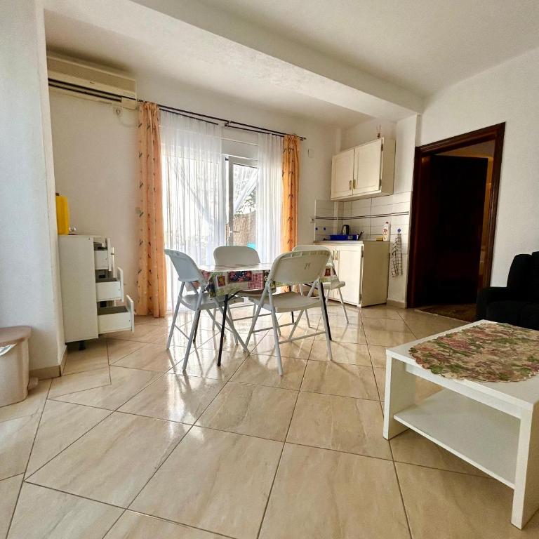 Apartmane Đekovic - One-Bedroom Apartment - 5