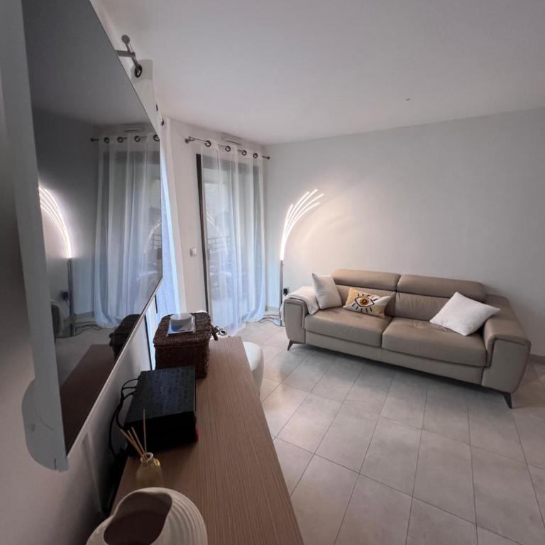 Appartement 1 Chambre - Rue D'Antibes #108 - Apartamento con vistas al jardín - 6