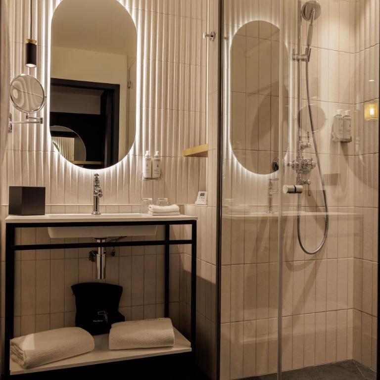 Grand Hotel de Courtoisville - Chambre Double Supérieure - 2