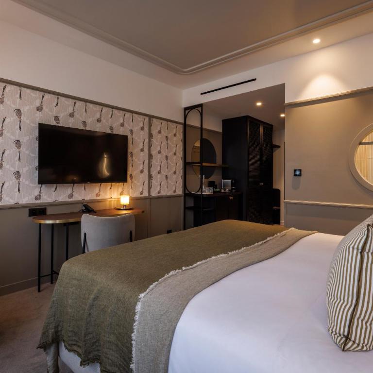 Grand Hotel de Courtoisville - Chambre Double Deluxe - 2