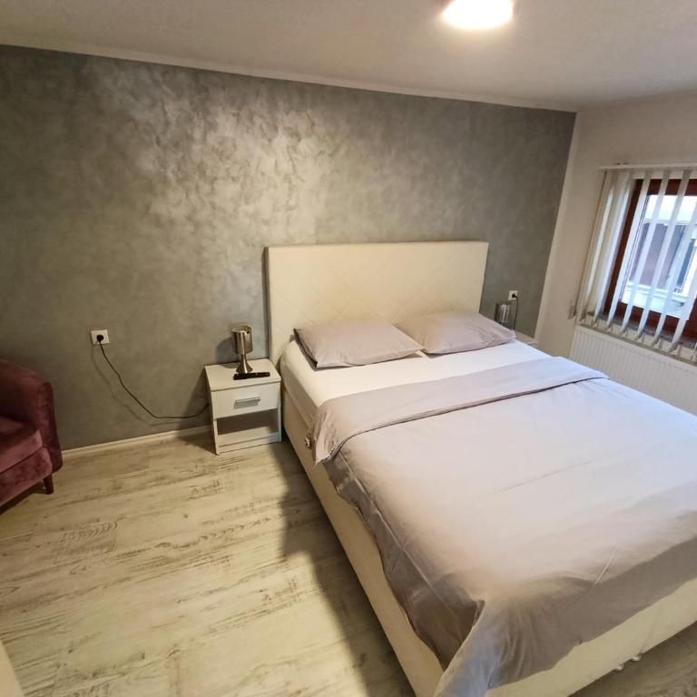 Abbazia Apartments Free Parking Near Center and Vrbas River - Apartman - 1