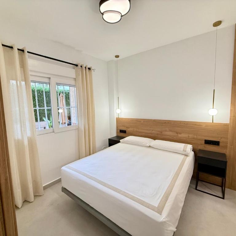 Santa Barbara ground floor luxury apartment - One-Bedroom Apartment - 17