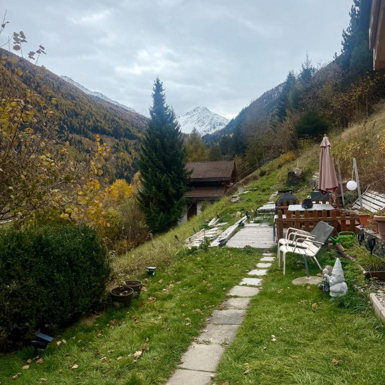 Chalet Opalpin Lodge & Spa, vue montagne et jacuzzi - Chalet - 13