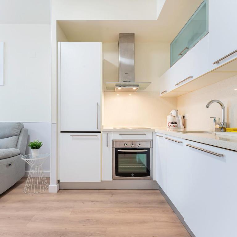 Beach, History and Center in one - Two-Bedroom Apartment - 20