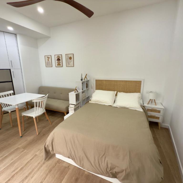 Estudio junto a Plaza Merced 2 - Apartamento de 1 dormitorio - 2
