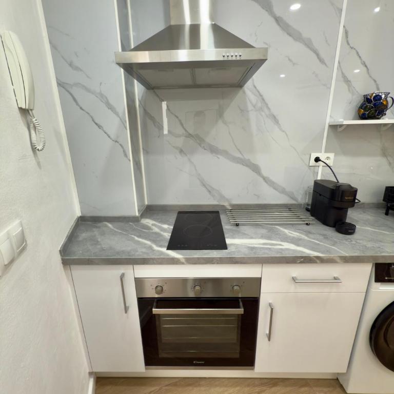 Estudio junto a Plaza Merced 2 - Apartamento de 1 dormitorio - 16