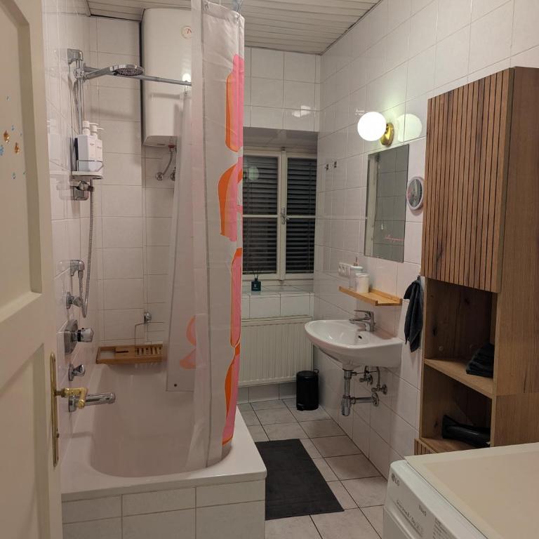 Stylish Old Town Apartment with Infrared Sauna - Apartment mit 1 Schlafzimmer und Balkon - 21