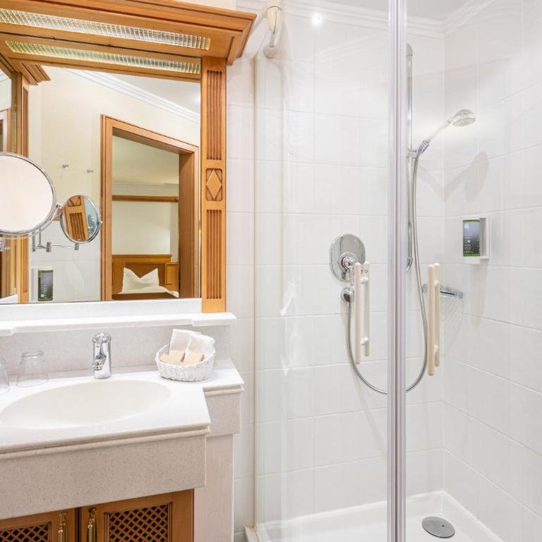 Wohlfühlhotel Berwanger Hof - Doppelzimmer Burgschrofen (Nebengebäude Heuwirt) - 1