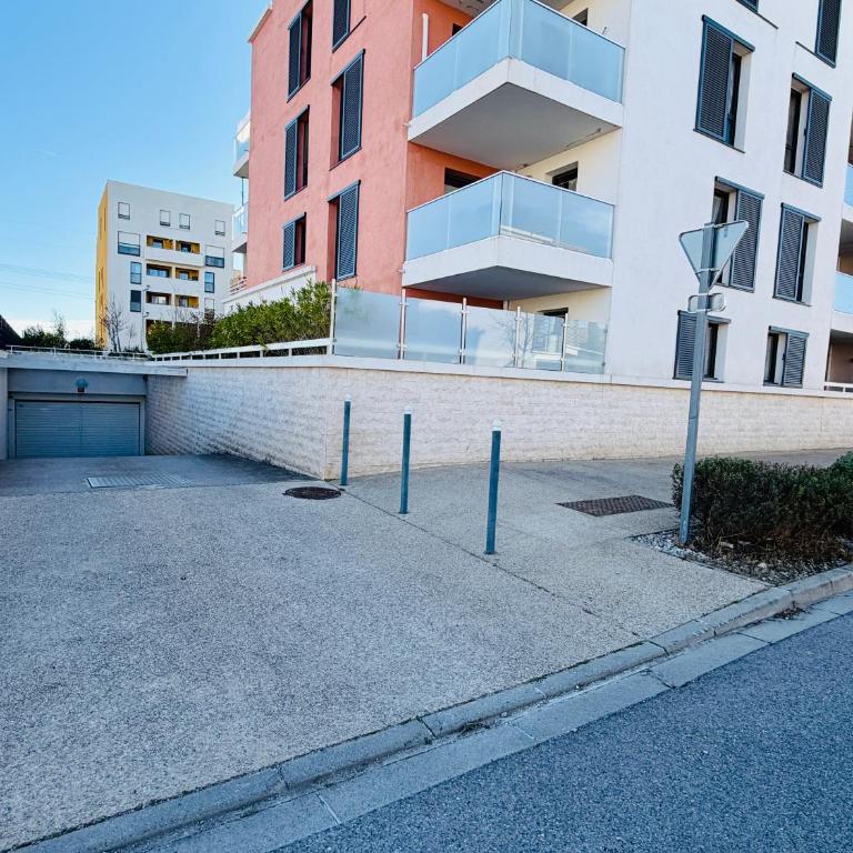 T2 récent 45m2, Parking inclus, Clim - Apartamento - 13