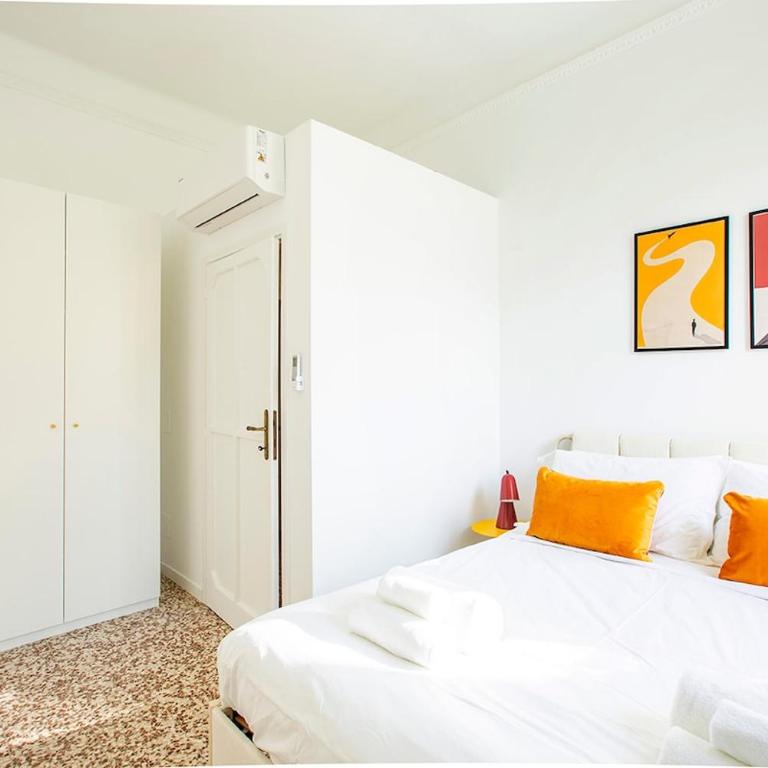 Spacious Near the City Centre,Sleeps 6 - Two-Bedroom Apartment - 21