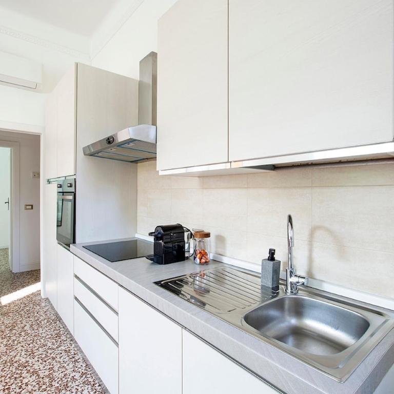 Spacious Near the City Centre,Sleeps 6 - Two-Bedroom Apartment - 27