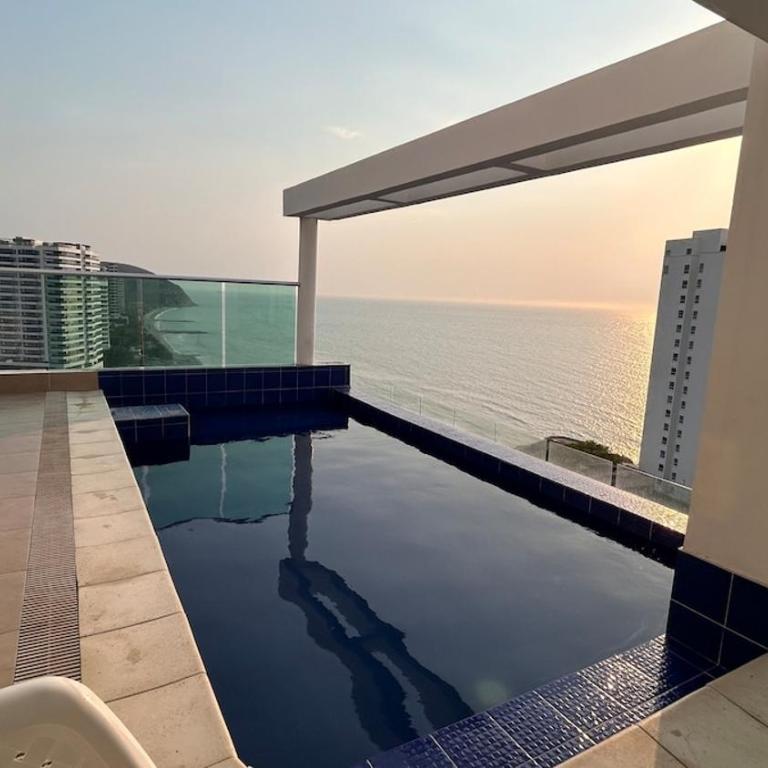 Penthouse Exclusivo con Vista al Mar y Jacuzzi - Apartamento de 2 dormitorios - 13