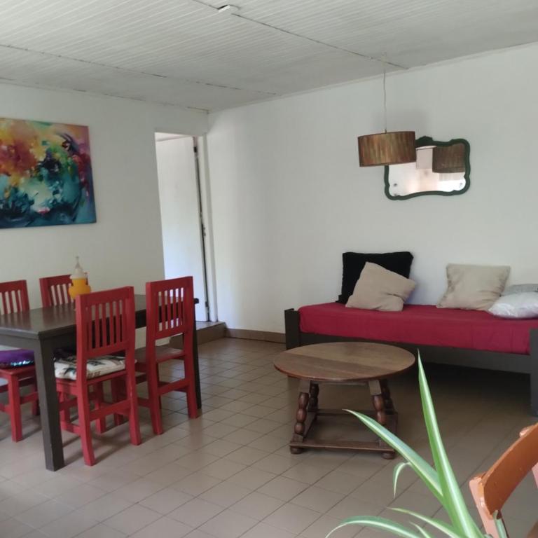 Casa playera en Quequén - Two-Bedroom House - 10