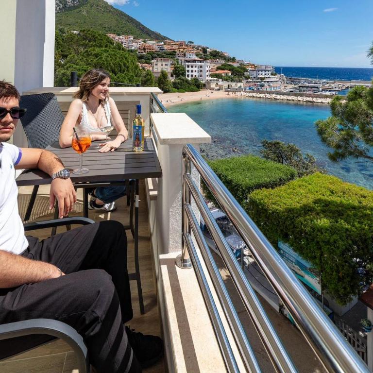 Blue Bay rooms - Camera Matrimoniale con Balcone e Vista Mare - 10