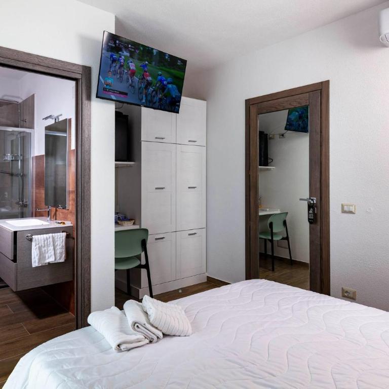 Blue Bay rooms - Camera Matrimoniale Deluxe con Vista Mare Laterale - 7