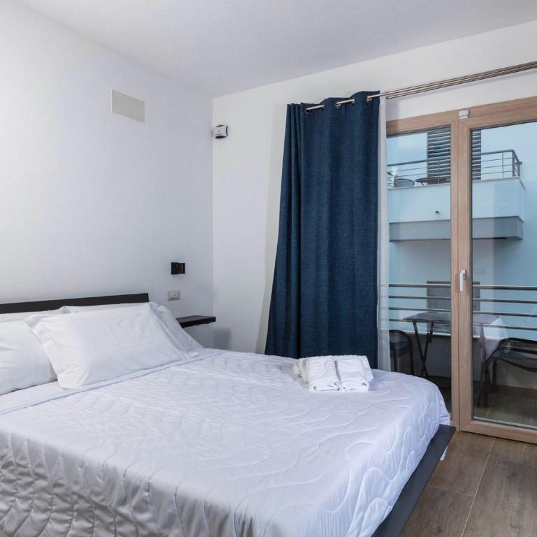 Blue Bay rooms - Camera Matrimoniale Deluxe con Vista Mare Laterale - 4