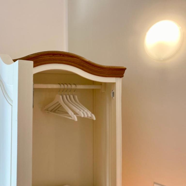 The Green Gate - Airport Guest House - Camera Matrimoniale con Bagno Privato - 17