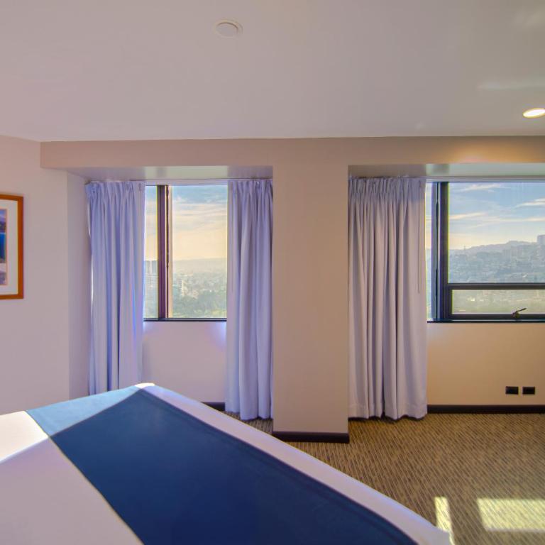 Grand Hotel Tijuana - Deluxe King Room - 9
