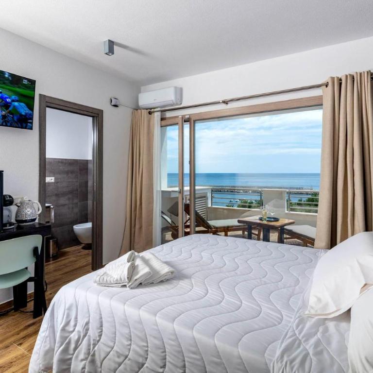 Blue Bay rooms - Camera Matrimoniale Deluxe con Balcone e Vista Mare - 2
