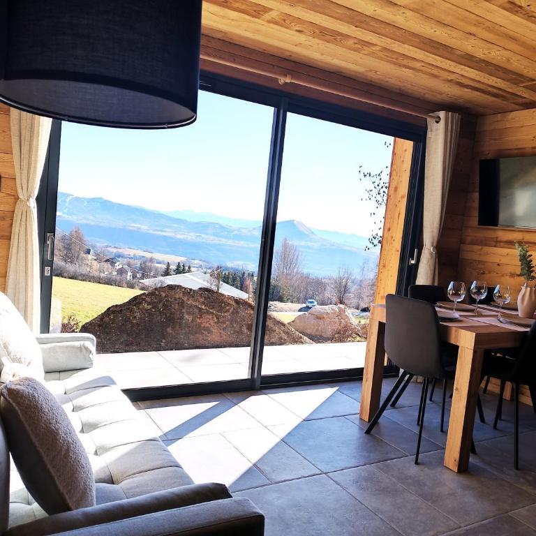 Les 2 Chalets Alpins & Bains Nordiques - Two-Bedroom Chalet - 7