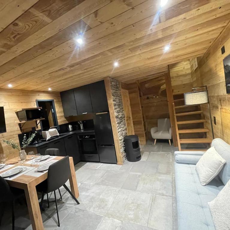 Les 2 Chalets Alpins & Bains Nordiques - Two-Bedroom Chalet - 4