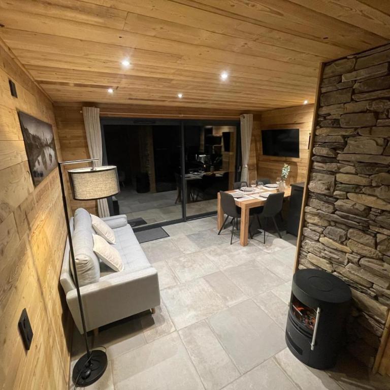 Les 2 Chalets Alpins & Bains Nordiques - Two-Bedroom Chalet - 5