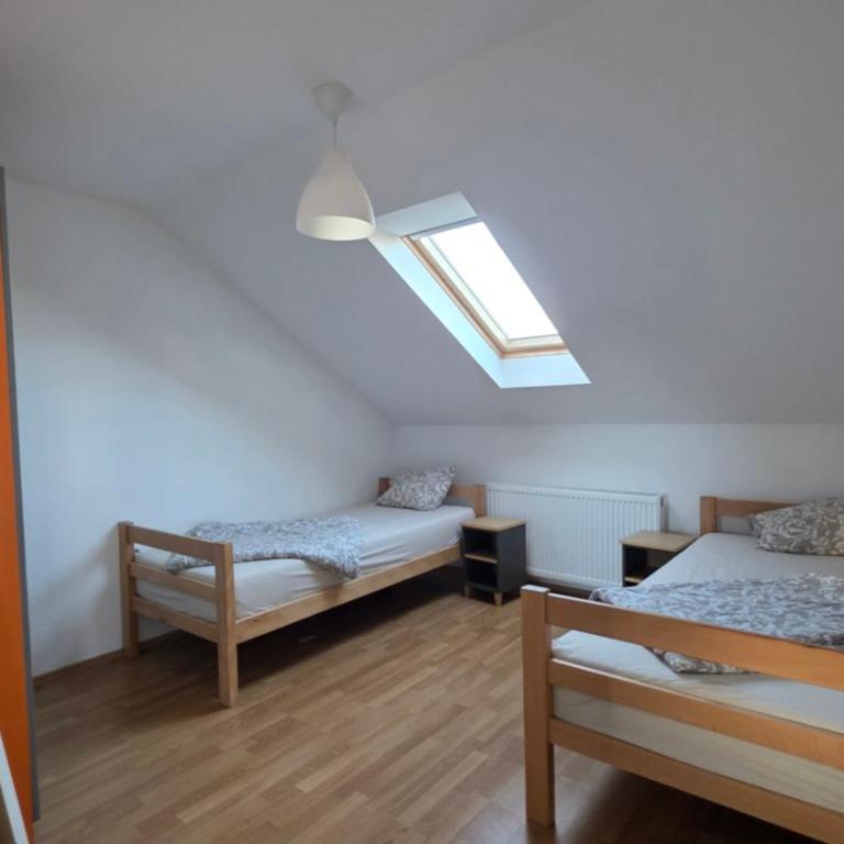 Duplex stan u Beogradu - Apartman s 3 Spavaće Sobe i Pogledom na Planinu - 9