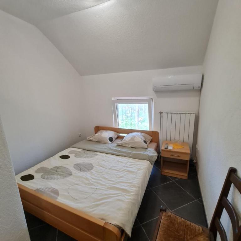 Villa Hukic - Deluks Dvokrevetna Soba sa Bračnim Krevetom - 4