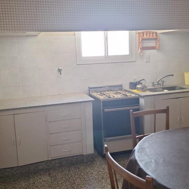 Casa para 8 personas con cochera - One-Bedroom House - 8