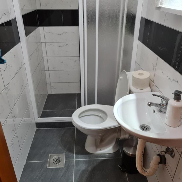 Villa Hukic - Deluks Dvokrevetna Soba sa Bračnim Krevetom - 6