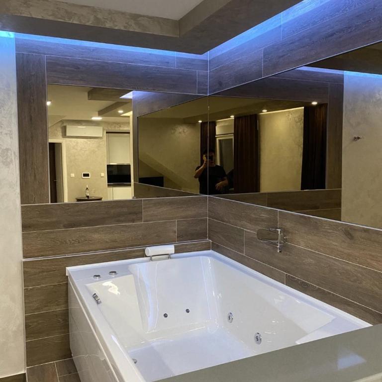 La Catedral - One-Bedroom Apartment - 3