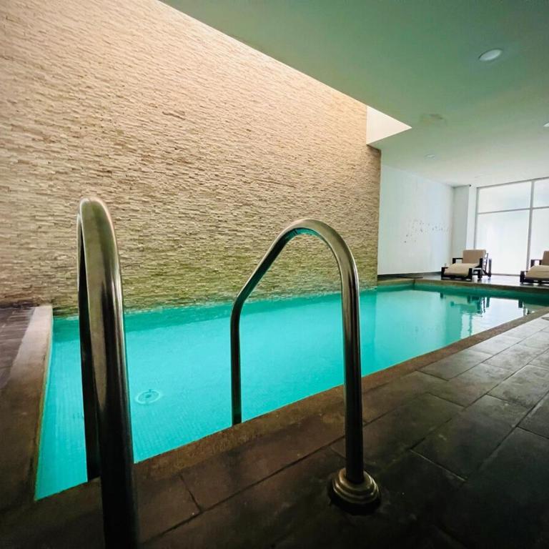 Suite next to Vermont Plaza with Pool and Gym - Two-Bedroom Apartment - 6