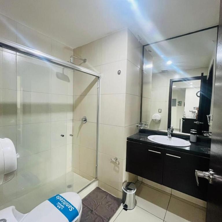 Suite next to Vermont Plaza with Pool and Gym - Two-Bedroom Apartment - 20