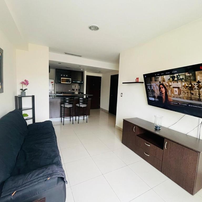 Suite next to Vermont Plaza with Pool and Gym - Two-Bedroom Apartment - 23