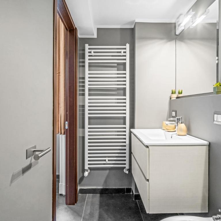 Cadorna Luxury Retreat - Duplex di lusso 2 bagni - Appartamento con 3 Camere da Letto - 32