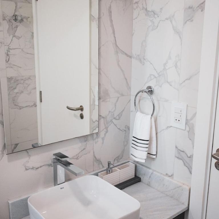 Modern apartment steps from Shopping del Sol - Apartamento de 2 dormitorios - 26