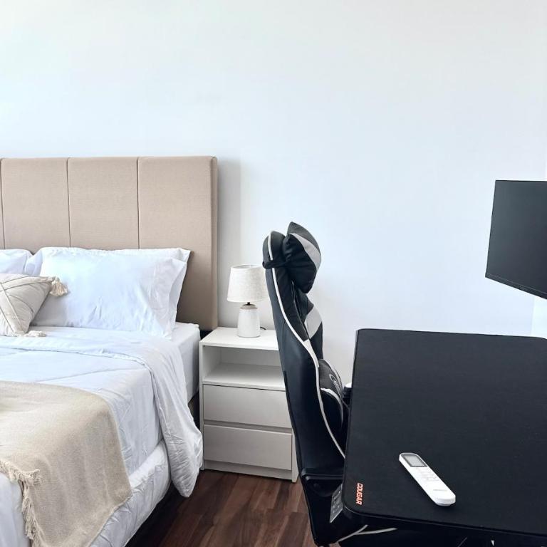 Modern apartment steps from Shopping del Sol - Apartamento de 2 dormitorios - 21