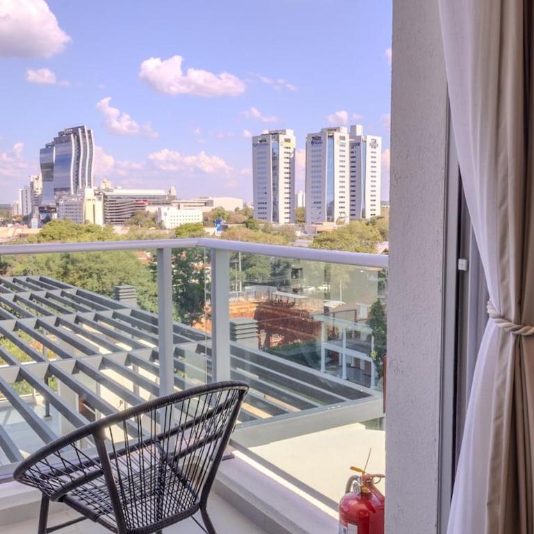 Modern apartment steps from Shopping del Sol - Apartamento de 2 dormitorios - 20