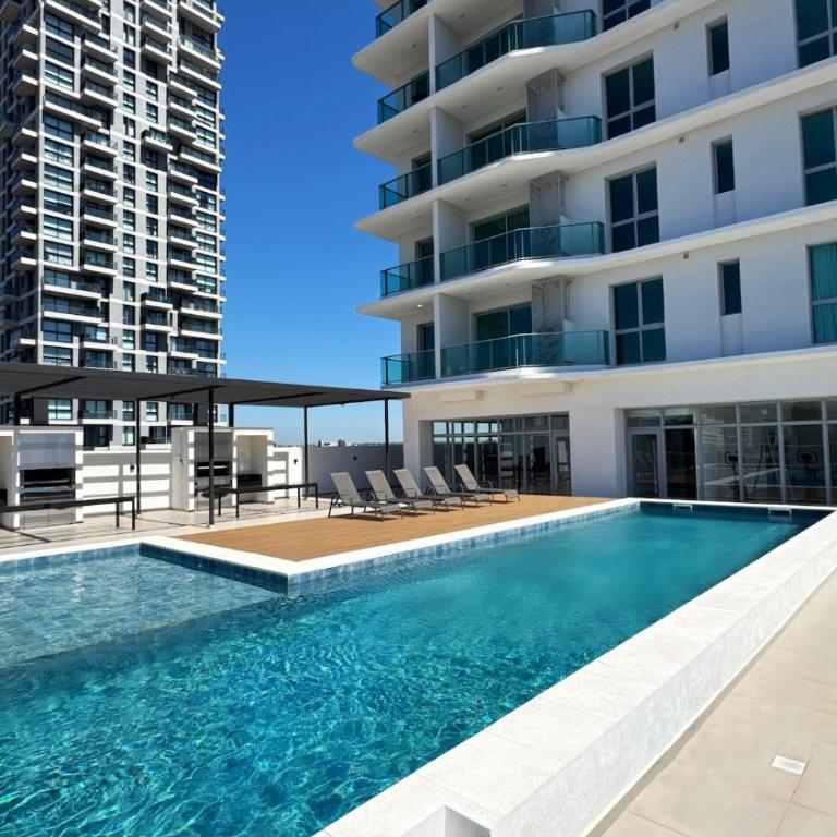 Modern apartment steps from Shopping del Sol - Apartamento de 2 dormitorios - 13