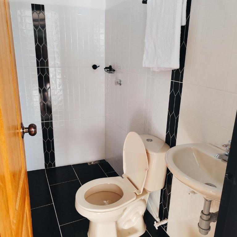 Finca Tasnia - Three-Bedroom House - 9